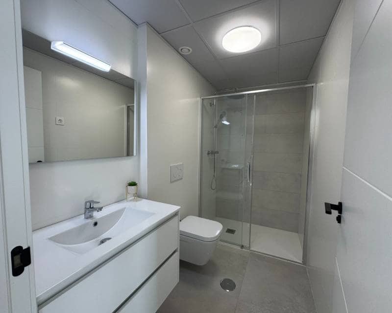 2 soveværelse Semi-Rækkehus til salg i Roldan med swimmingpool - € 299.900 (Ref: 8895952)