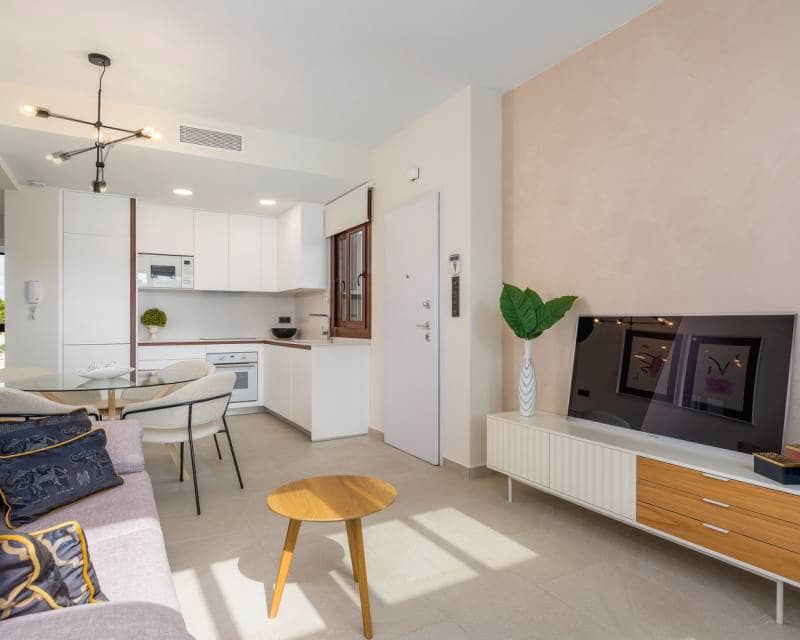 Casa de 3 habitaciones en Torrevieja en venta con piscina - 325.000 € (Ref: 8904640)