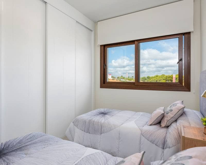 Casa de 3 habitaciones en Torrevieja en venta con piscina - 325.000 € (Ref: 8904640)