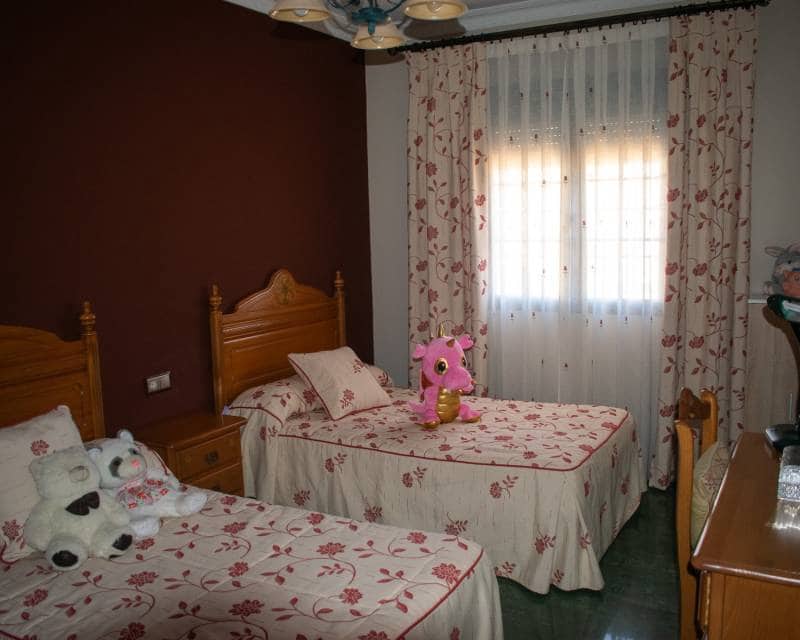 5 soveværelse Villa til salg i Hellin med swimmingpool garage - € 430.000 (Ref: 8909893)