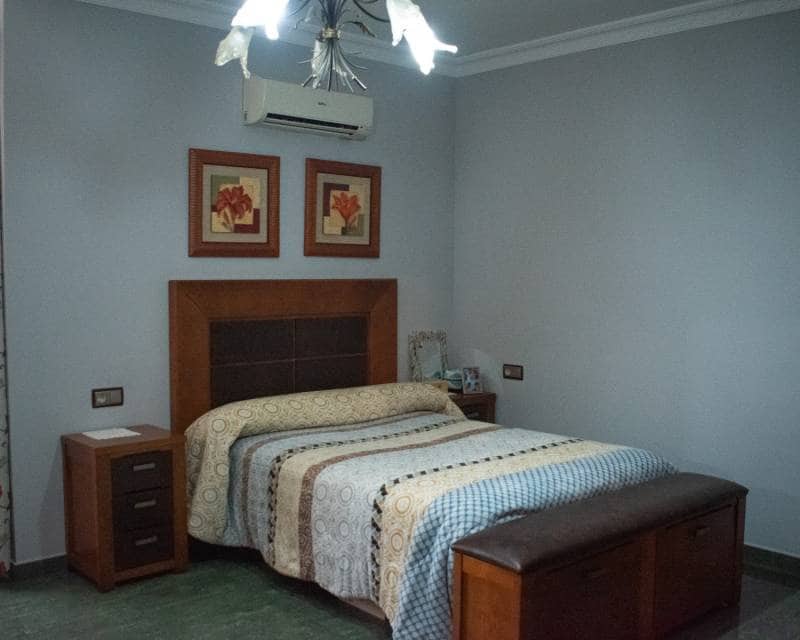 5 soveværelse Villa til salg i Hellin med swimmingpool garage - € 430.000 (Ref: 8909893)