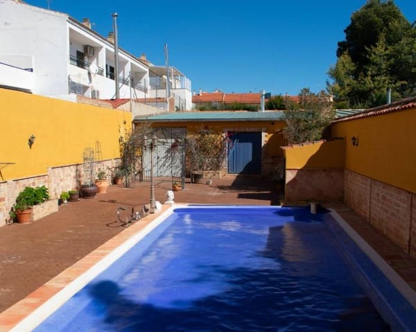 5 slaapkamer Villa te koop in Hellín met zwembad garage - € 430.000 (Ref: 8909893)