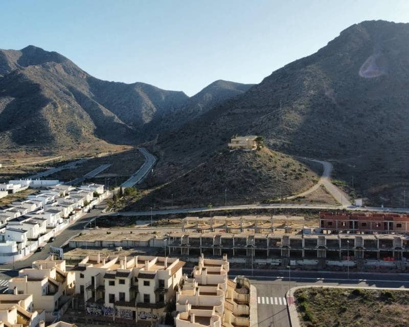 3 soverom Rekkehus til salgs i Cox med svømmebasseng garasje - € 235 000 (Ref: 8913313)