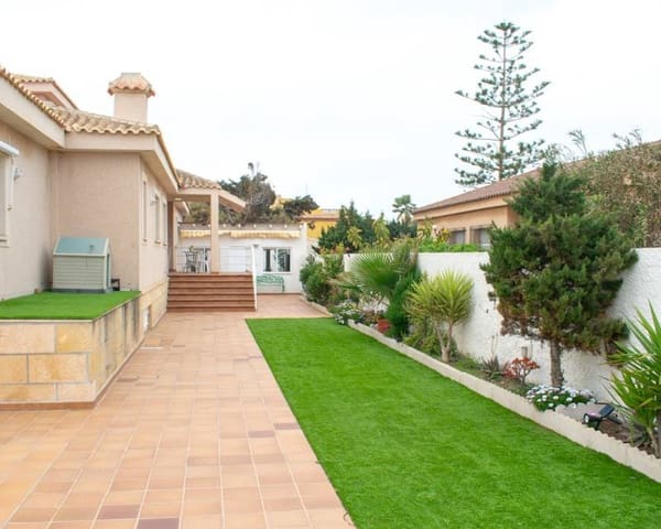 5 soverom Villa til salgs i La Manga del Mar Menor med svømmebasseng - € 610 000 (Ref: 8913675)