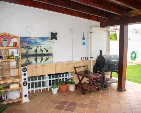 5 soverom Villa til salgs i La Manga del Mar Menor med svømmebasseng - € 610 000 (Ref: 8913675)