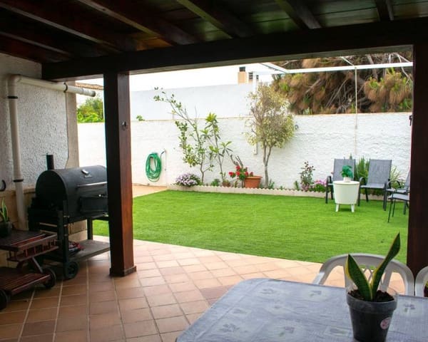 5 soverom Villa til salgs i La Manga del Mar Menor med svømmebasseng - € 610 000 (Ref: 8913675)