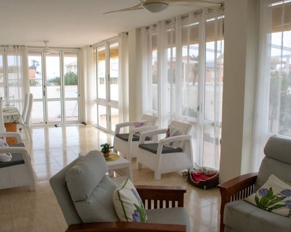 5 soverom Villa til salgs i La Manga del Mar Menor med svømmebasseng - € 610 000 (Ref: 8913675)