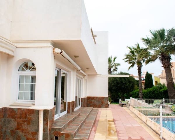 7 soveværelse Villa til salg i La Manga del Mar Menor med swimmingpool garage - € 1.050.000 (Ref: 8918359)