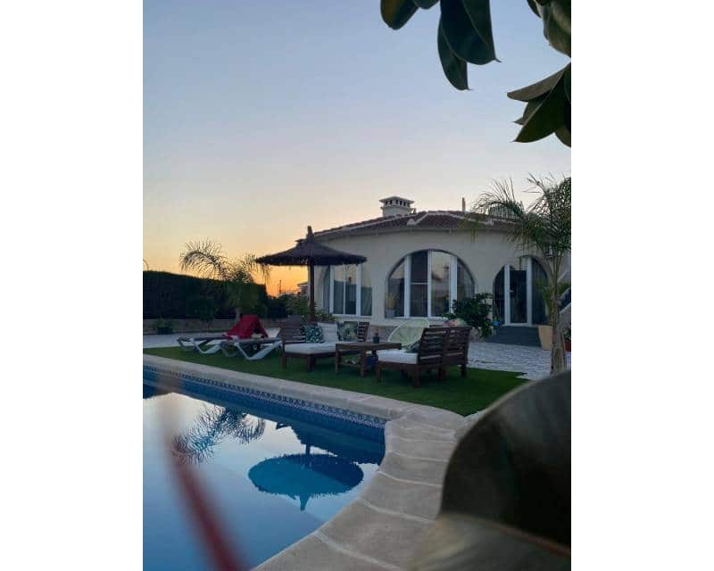 4 bedroom Villa for sale in Ciudad Quesada with pool garage - € 530,000 (Ref: 8920048)