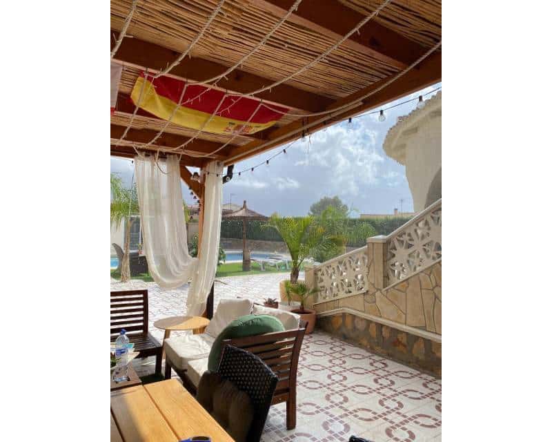 4 bedroom Villa for sale in Ciudad Quesada with pool garage - € 530,000 (Ref: 8920048)