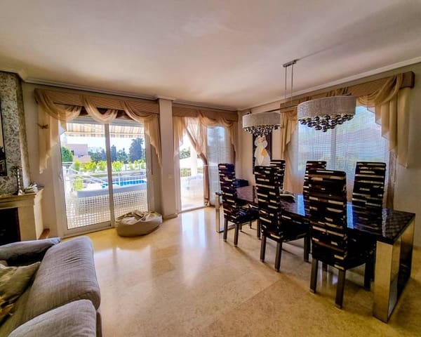 Chalet de 5 habitaciones en Cañada del Molino, Torrevieja en venta con piscina garaje - 1.170.000 € (Ref: 8935535)
