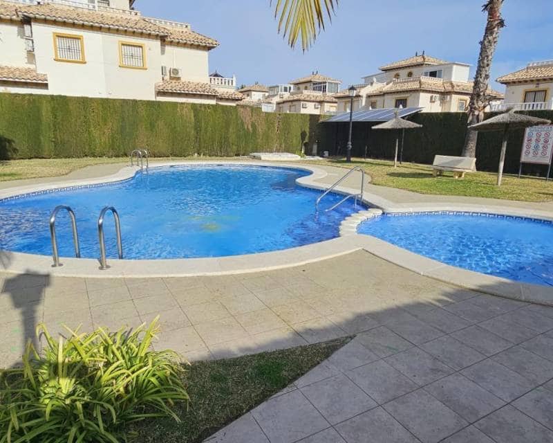 2 soveværelse Byhus til salg i Cabo Roig med swimmingpool - € 169.000 (Ref: 8956022)
