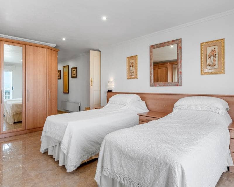 7 bedroom Villa for sale in Ciudad Quesada with pool garage - € 750,000 (Ref: 8960733)