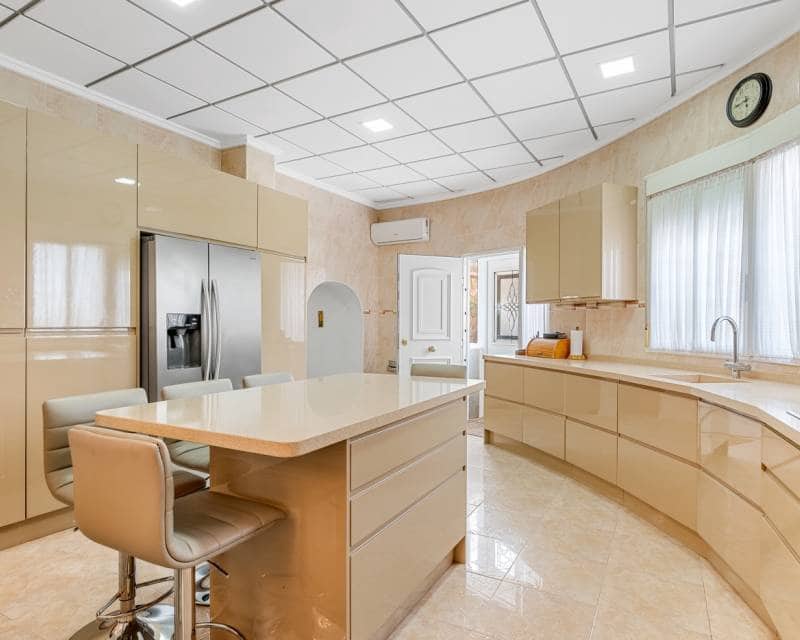 7 bedroom Villa for sale in Ciudad Quesada with pool garage - € 750,000 (Ref: 8960733)