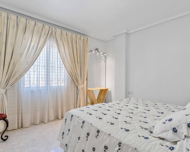 7 bedroom Villa for sale in Ciudad Quesada with pool garage - € 750,000 (Ref: 8960733)