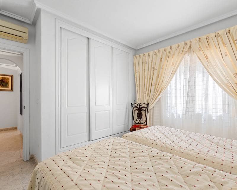 7 bedroom Villa for sale in Ciudad Quesada with pool garage - € 750,000 (Ref: 8960733)