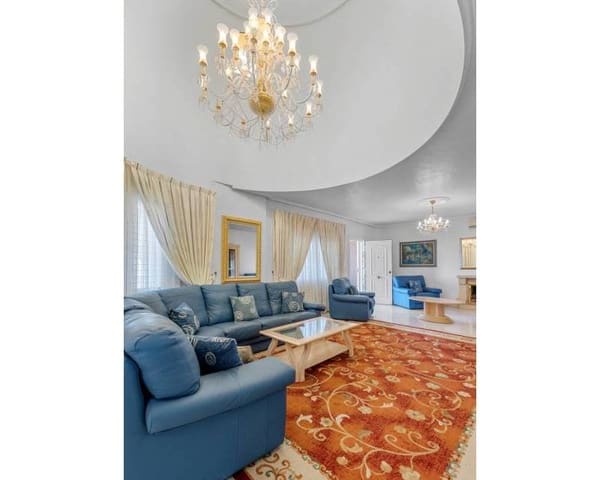 7 chambre Villa/Maison à vendre à Ciudad Quesada, Rojales avec piscine garage - 750 000 € (Ref: 8960733)