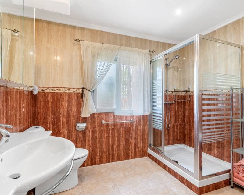 7 bedroom Villa for sale in Ciudad Quesada with pool garage - € 750,000 (Ref: 8960733)