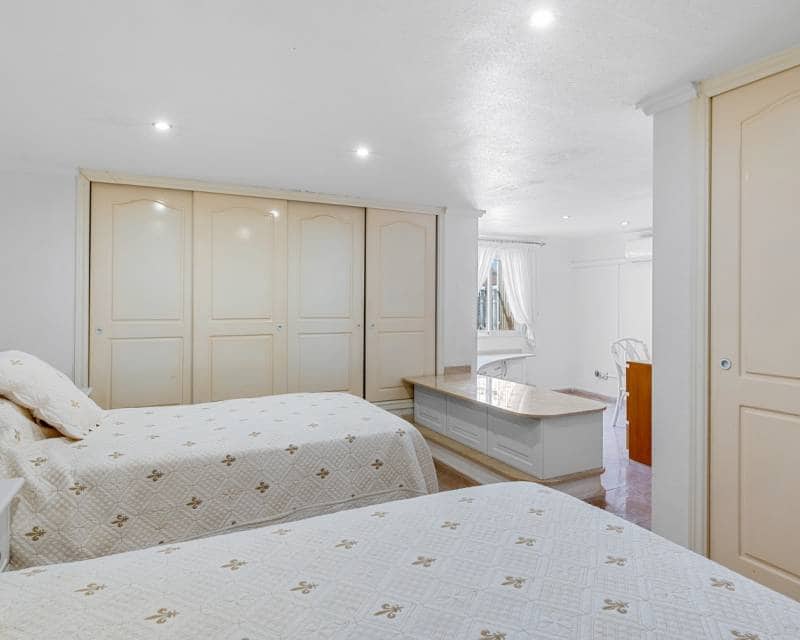 7 bedroom Villa for sale in Ciudad Quesada with pool garage - € 750,000 (Ref: 8960733)