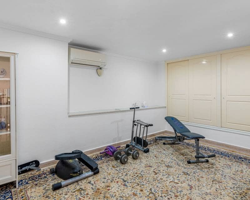 7 bedroom Villa for sale in Ciudad Quesada with pool garage - € 750,000 (Ref: 8960733)