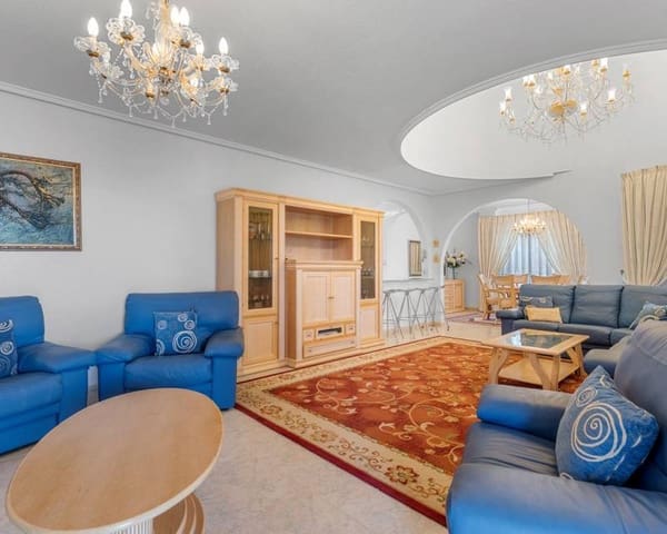 7 chambre Villa/Maison à vendre à Ciudad Quesada, Rojales avec piscine garage - 750 000 € (Ref: 8960733)