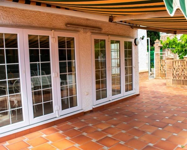 7 soverom Villa til salgs i Cabo Roig, Orihuela med svømmebasseng garasje - € 1 490 000 (Ref: 8967268)