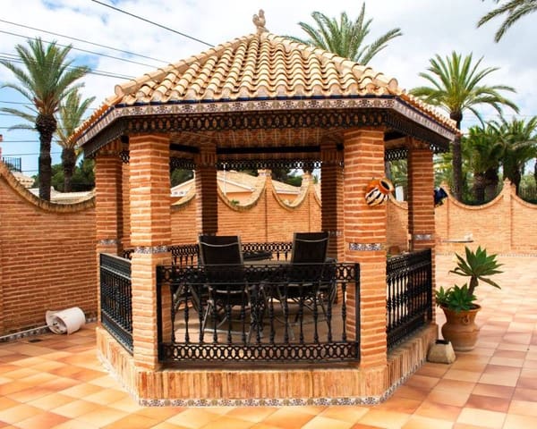 7 soverom Villa til salgs i Cabo Roig, Orihuela med svømmebasseng garasje - € 1 490 000 (Ref: 8967268)