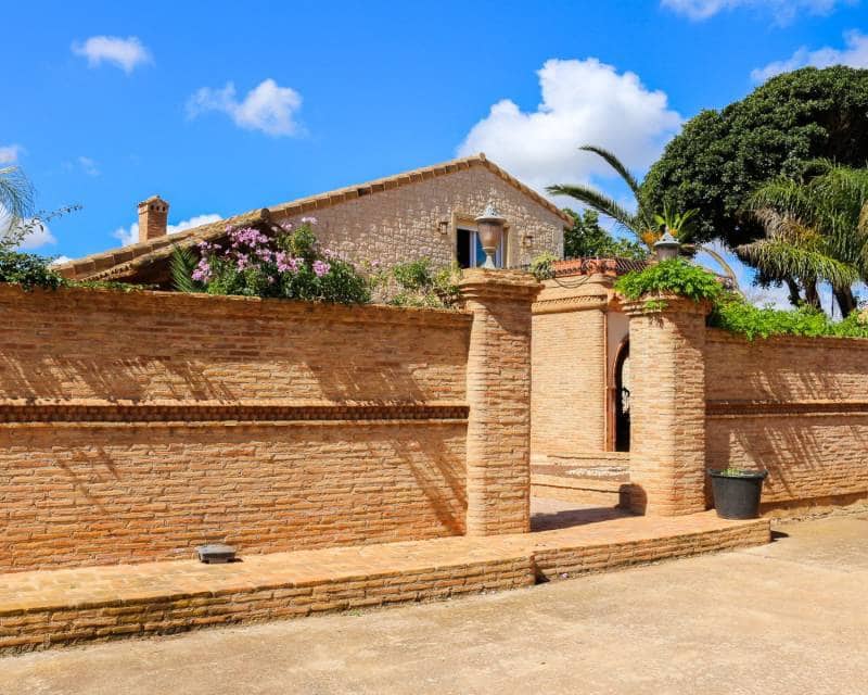 4 soverom Villa til salgs i Los Urrutias med svømmebasseng garasje - € 1 080 000 (Ref: 8977192)