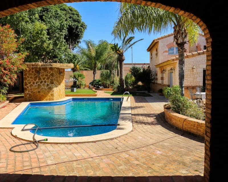 4 soverom Villa til salgs i Los Urrutias med svømmebasseng garasje - € 1 080 000 (Ref: 8977192)