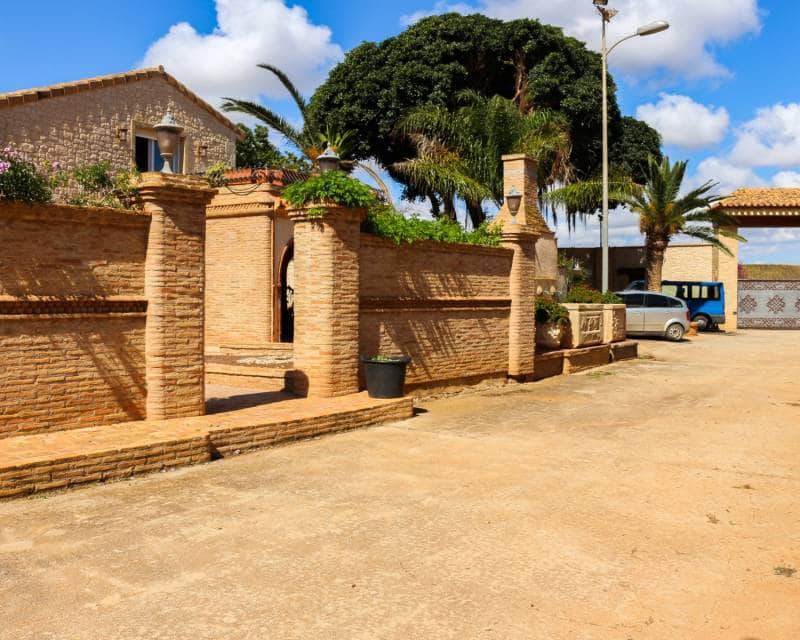 4 soverom Villa til salgs i Los Urrutias med svømmebasseng garasje - € 1 080 000 (Ref: 8977192)