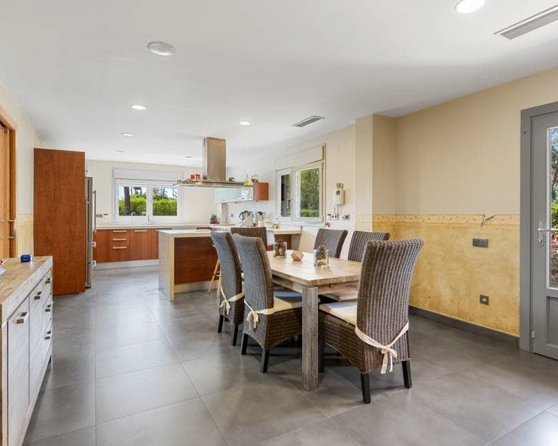 5 soveværelse Villa til salg i Elche / Elx med garage - € 930.000 (Ref: 8977193)