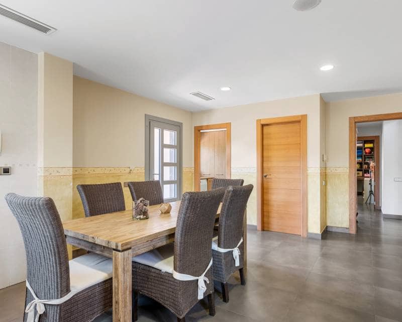 5 soveværelse Villa til salg i Elche / Elx med garage - € 930.000 (Ref: 8977193)