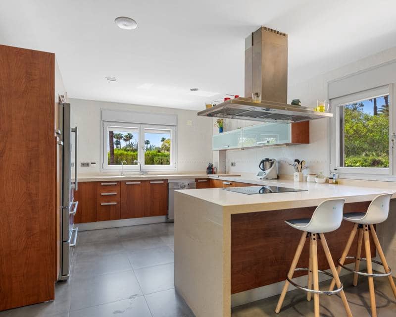 5 soveværelse Villa til salg i Elche / Elx med garage - € 930.000 (Ref: 8977193)