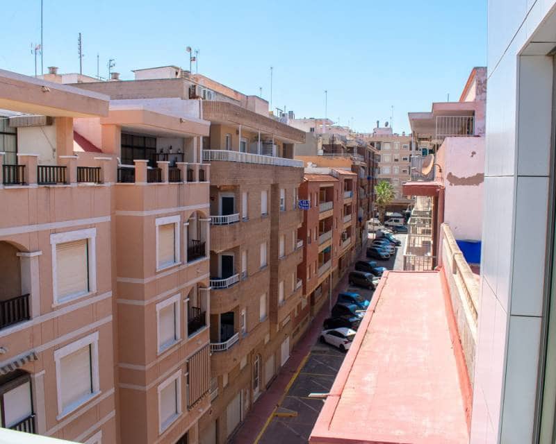 2 soveværelse Lejlighed til salg i Guardamar del Segura med garage - € 210.000 (Ref: 8981206)