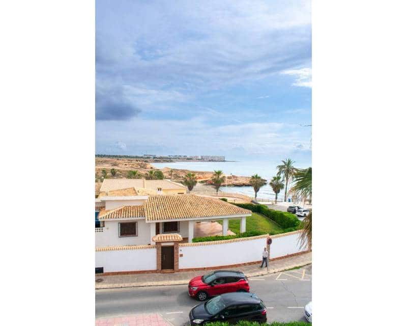 3 slaapkamer Strandappartement te koop in Playa Flamenca met zwembad garage - € 340.000 (Ref: 8987291)