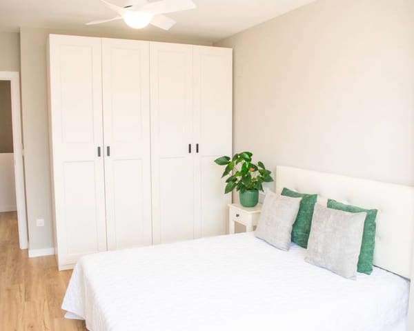 Adosado de 3 habitaciones en Punta Prima, Orihuela en venta con piscina - 288.000 € (Ref: 8992567)