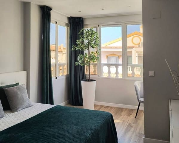 3 soverom Rekkehus til salgs i Punta Prima, Orihuela med svømmebasseng - € 277 900 (Ref: 8992567)