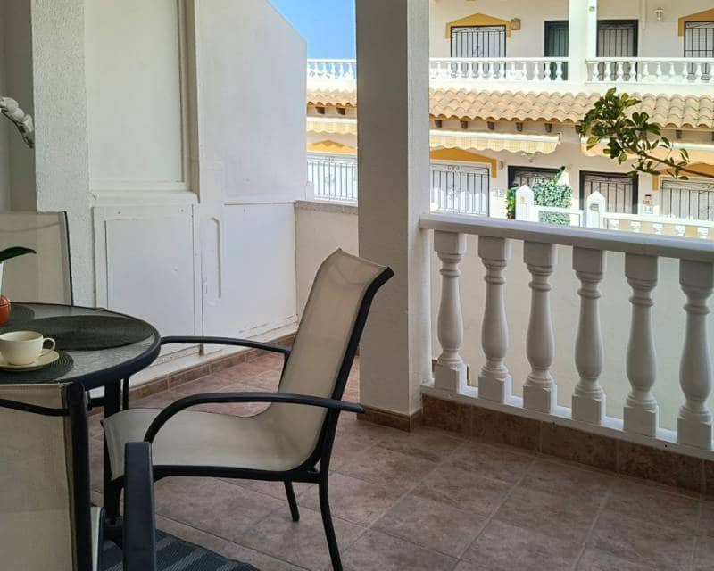 3 soverom Rekkehus til salgs i Orihuela Costa med svømmebasseng - € 277 900 (Ref: 8992567)