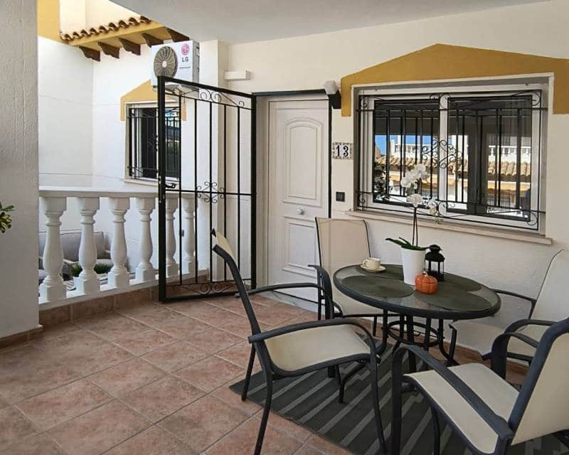 3 soverom Rekkehus til salgs i Orihuela Costa med svømmebasseng - € 277 900 (Ref: 8992567)