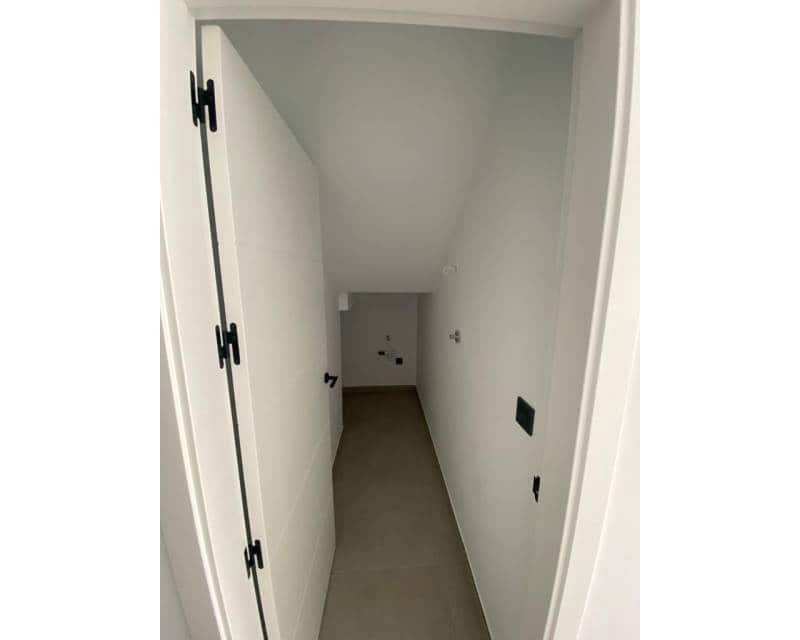 3 soveværelse Semi-Rækkehus til salg i Los Alcazares med swimmingpool garage - € 349.900 (Ref: 8993092)