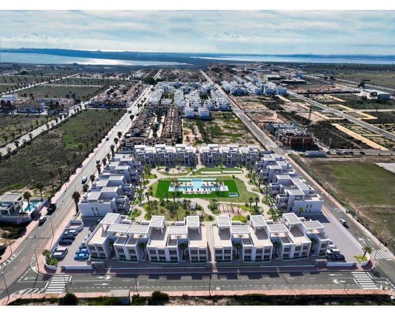 3 bedroom Townhouse for sale in Ciudad Quesada with pool - € 304,000 (Ref: 8998068)