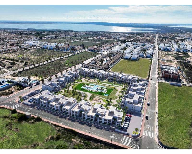 Casa de 2 habitaciones en Ciudad Quesada en venta con piscina - 269.000 € (Ref: 8998071)