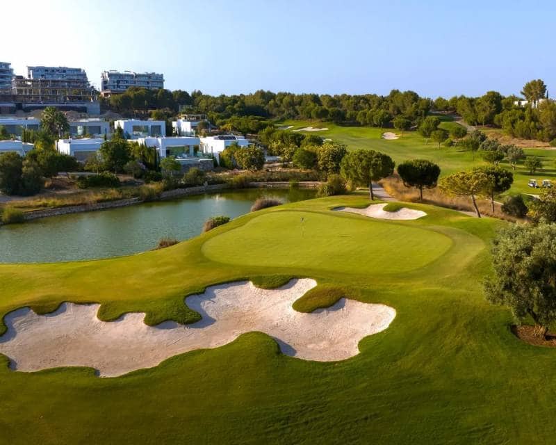 Chalet de 3 habitaciones en Las Colinas Golf en venta con piscina garaje - 750.000 € (Ref: 9003764)