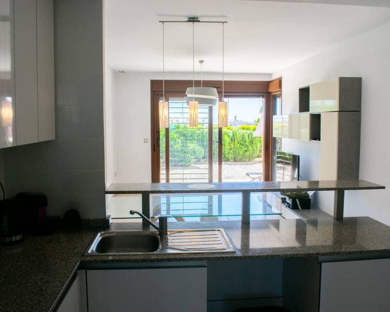 2 soveværelse Lejlighed til salg i Cabo Roig med swimmingpool garage - € 246.000 (Ref: 9009871)