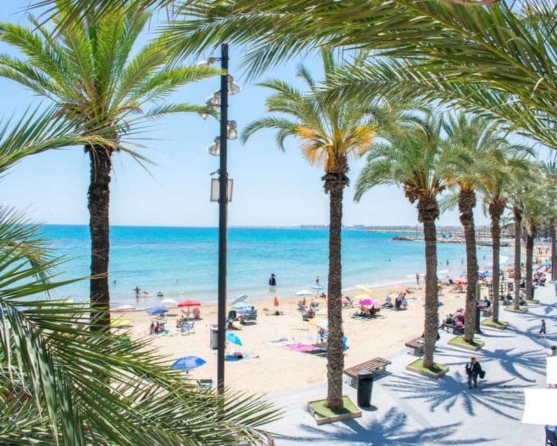 3 sypialnia Apartament przy plaży na sprzedaż w Torrevieja z garażem - 425 000 € (Ref: 9018475)