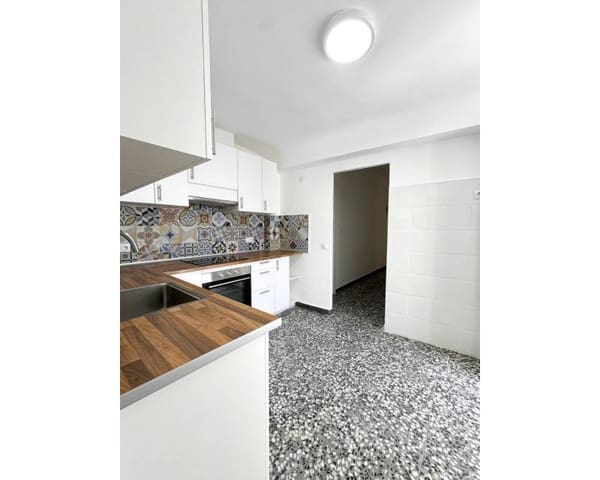 5 soveværelse Lejlighed til salg i Centro - Muelle Pesquero, Torrevieja - € 174.000 (Ref: 9019144)