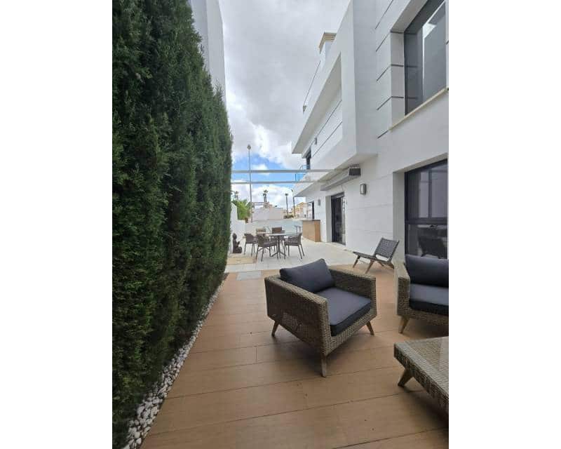 3 bedroom Villa for sale in Ciudad Quesada with pool - € 470,000 (Ref: 9026102)