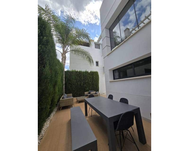 3 bedroom Villa for sale in Ciudad Quesada with pool - € 470,000 (Ref: 9026102)