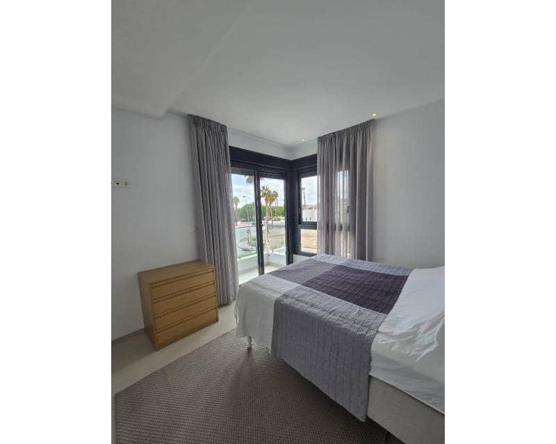 3 bedroom Villa for sale in Ciudad Quesada with pool - € 470,000 (Ref: 9026102)