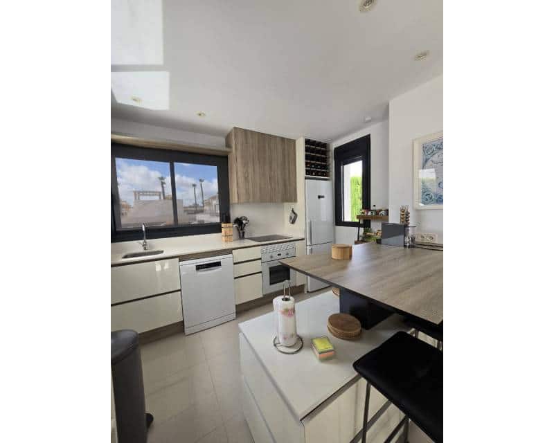 3 bedroom Villa for sale in Ciudad Quesada with pool - € 470,000 (Ref: 9026102)